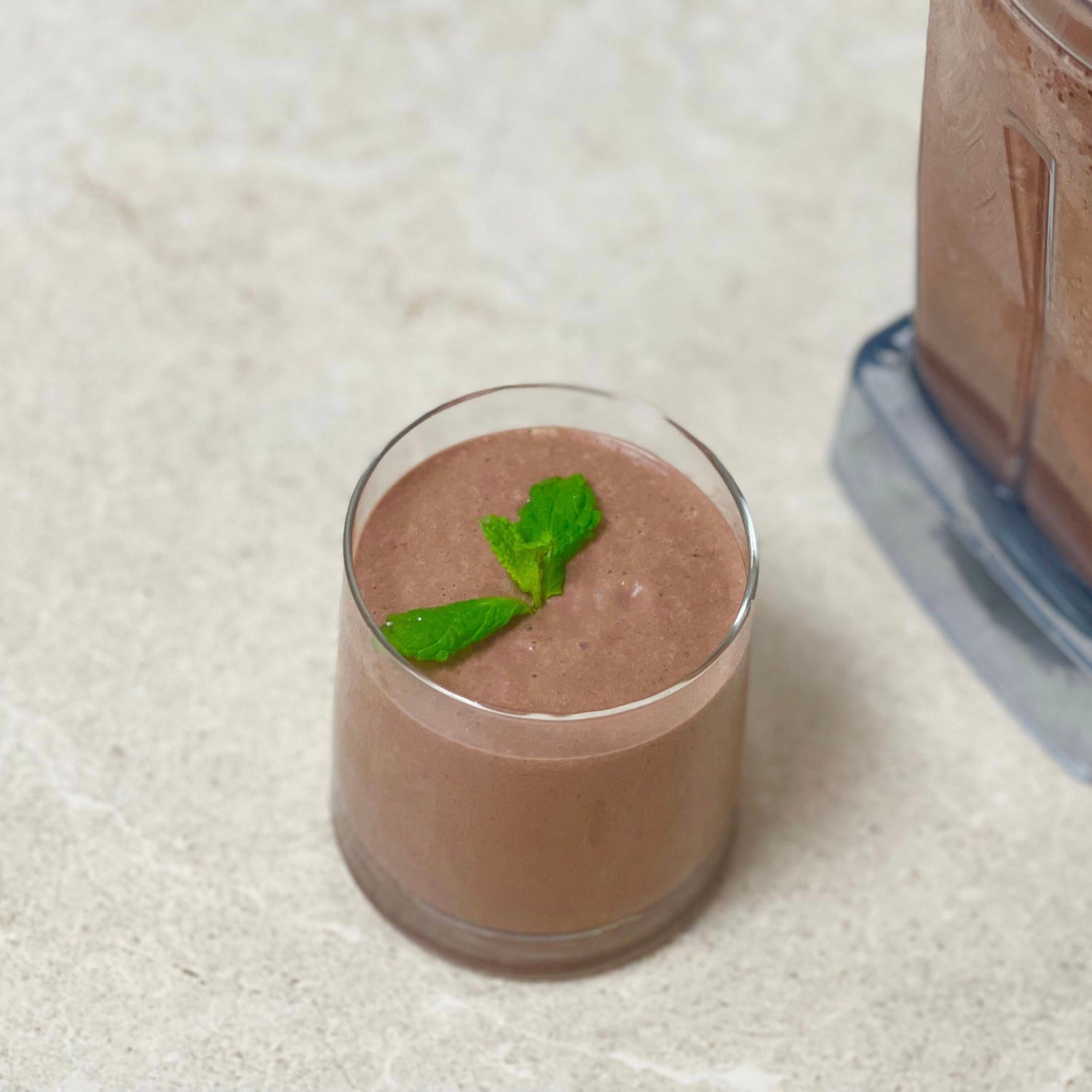 Chokolade shake smoothie | Sød smoothie med kakao, kokos og mynte
