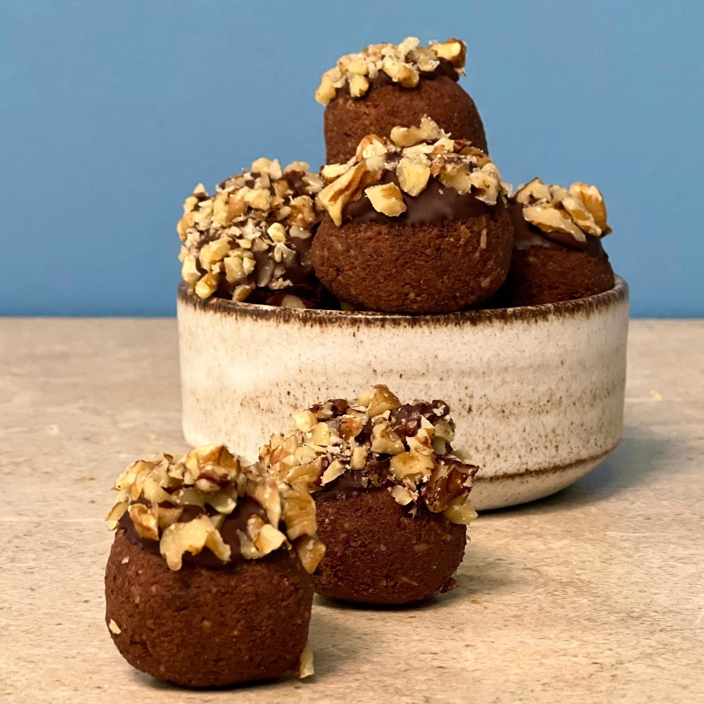 Chokolade-appelsinkugler | Dadelkugler med appelsin og chokolade