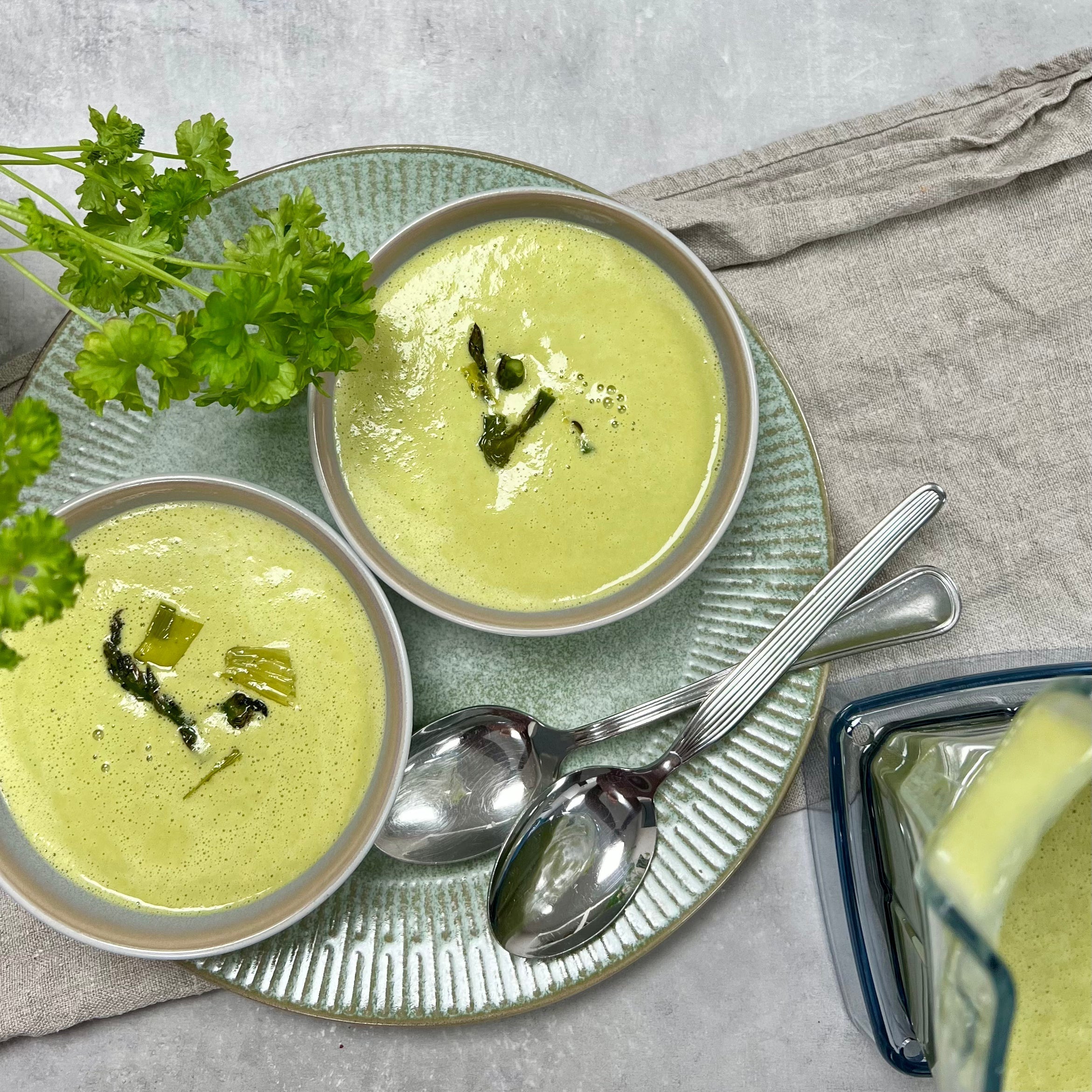 Asparges- og porresuppe | Suppe med asparges og porrer