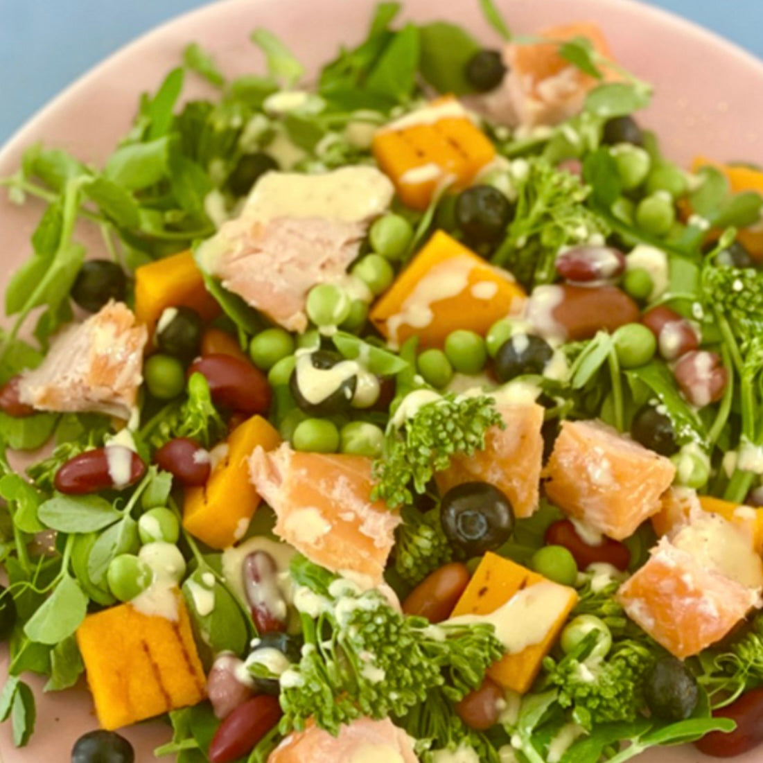 Lakse salat | Salat med laks og grøntsager