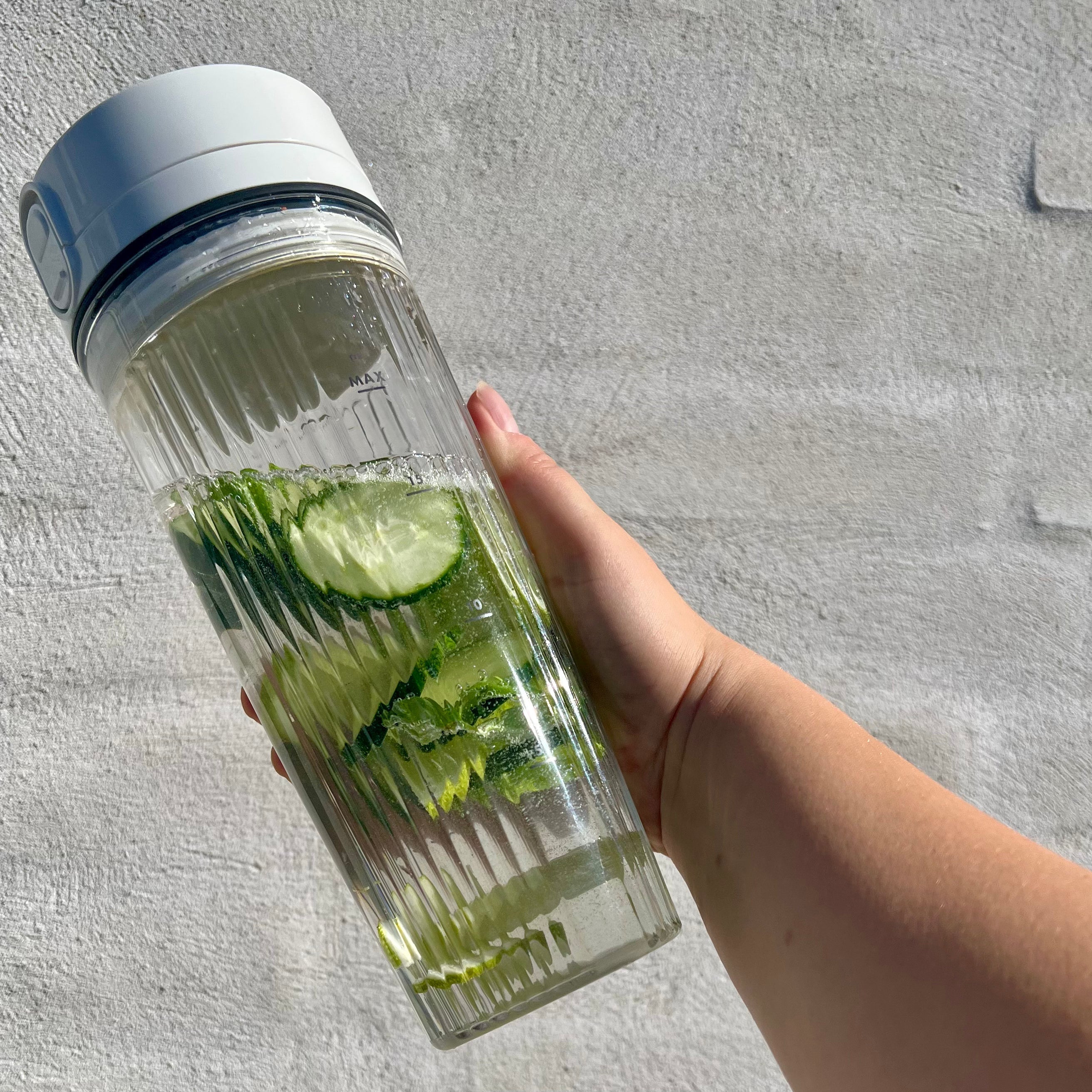 MIXED INFUSION | Infusionsvand med lime, agurk og mynte