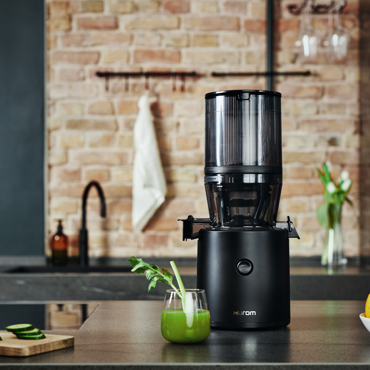 Hurom H320N inkl. Juice Kit, Sort