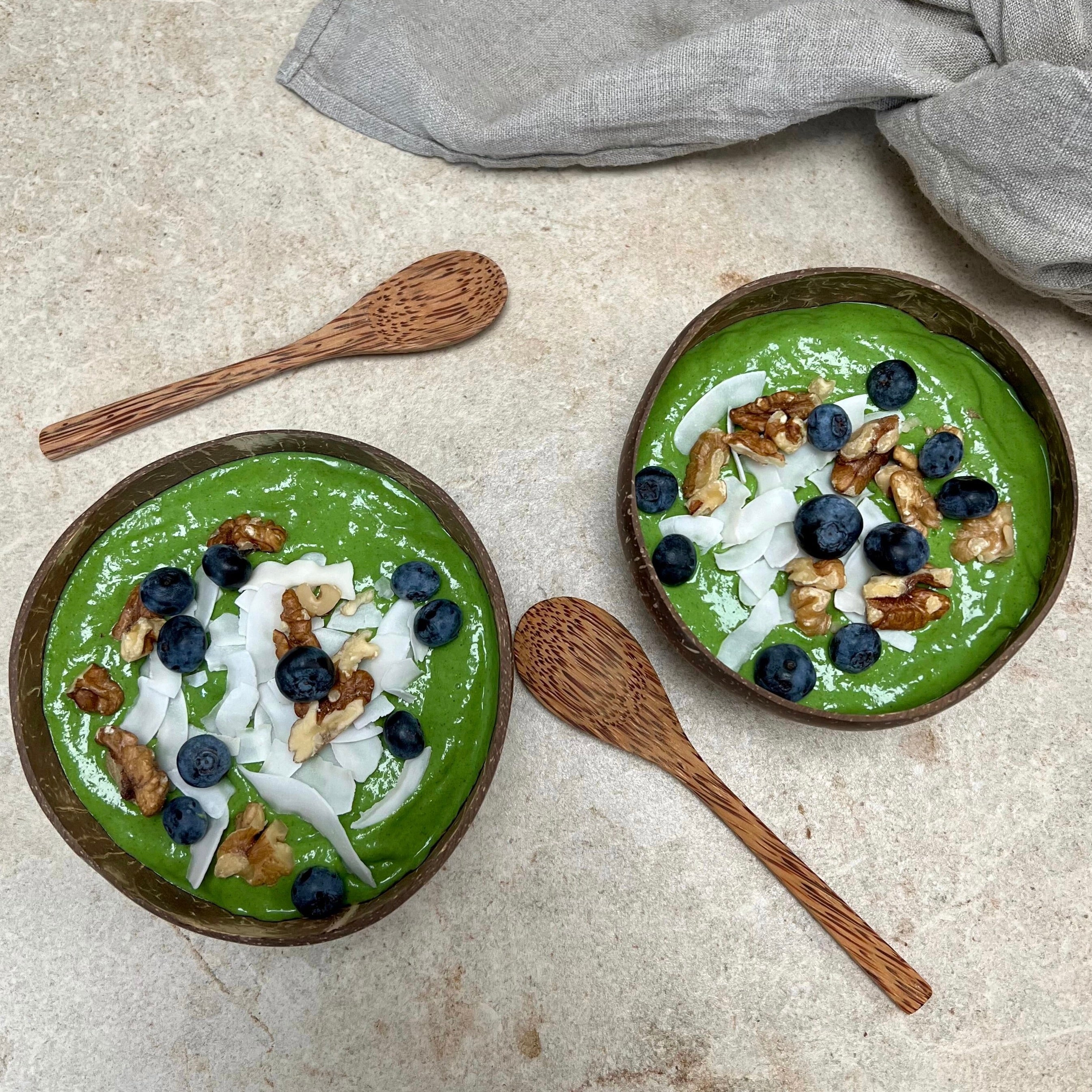 Smoothiebowl med mynte | Smoothiebowl med mynte og avocado