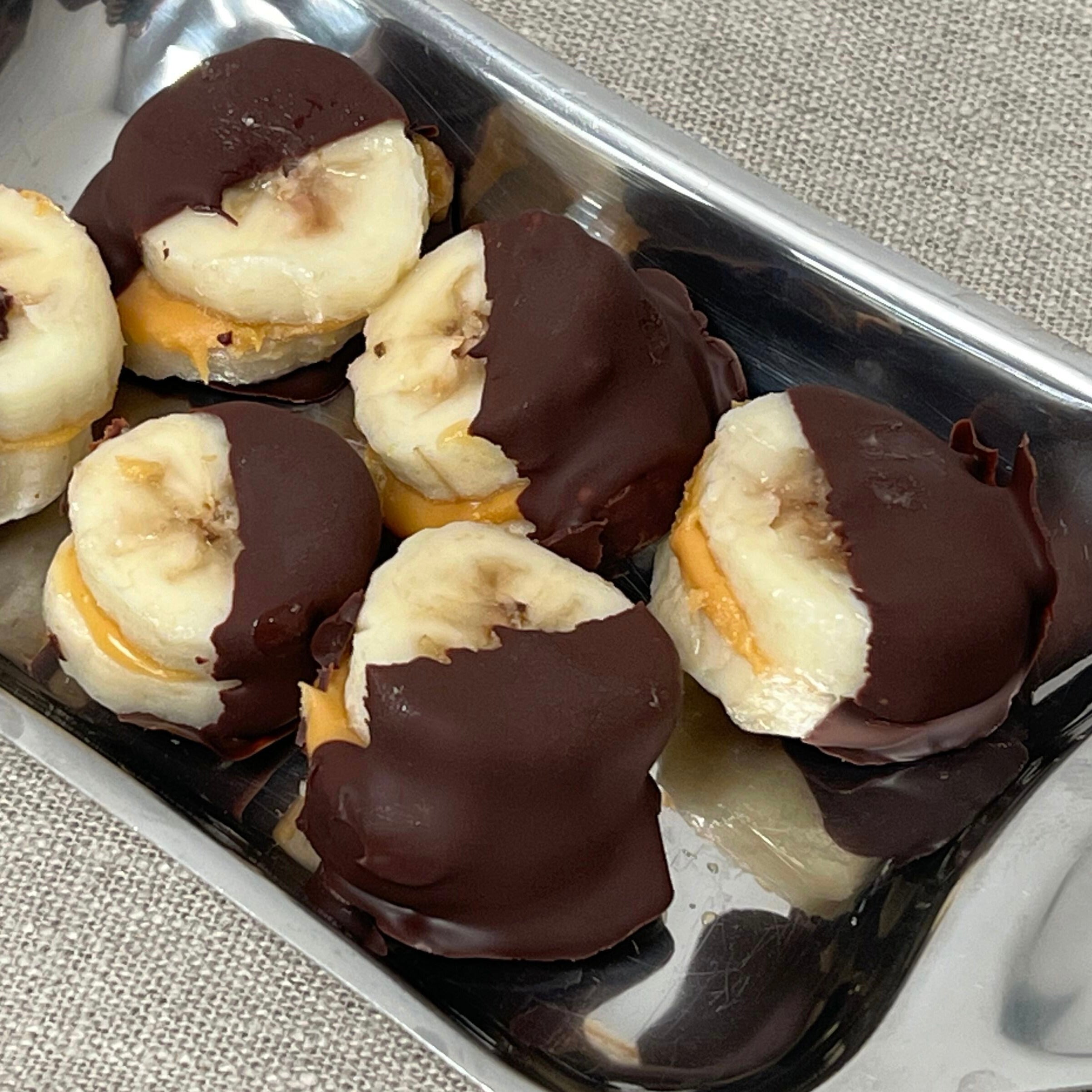 Banan snack | Bananer med peanutbutter og chokolade