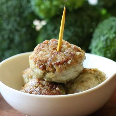 Grøntsagsfrikadeller med salat | Vegetariske frikadeller