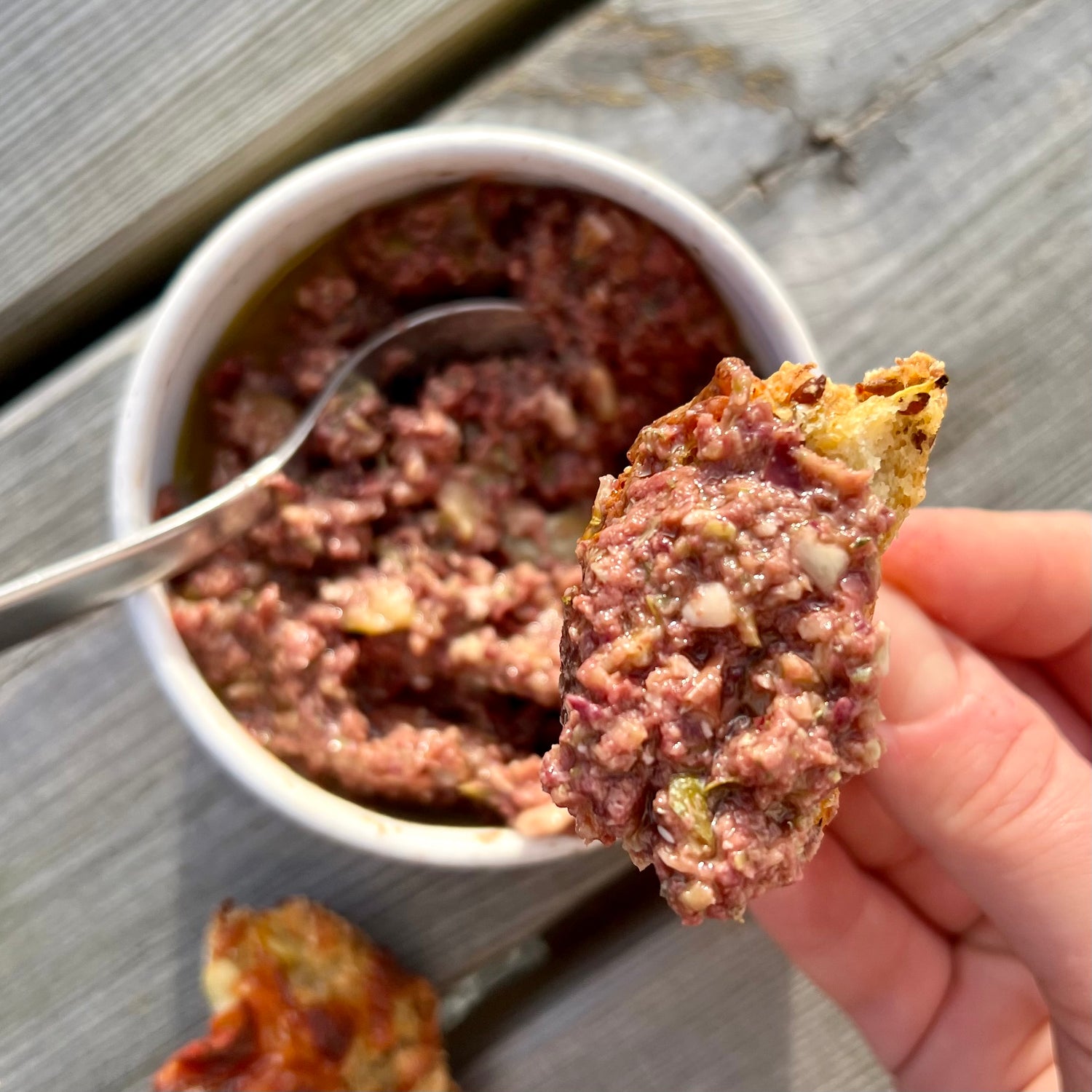 Hjemmelavet oliventapenade | Oliventapenade med timian og kapers