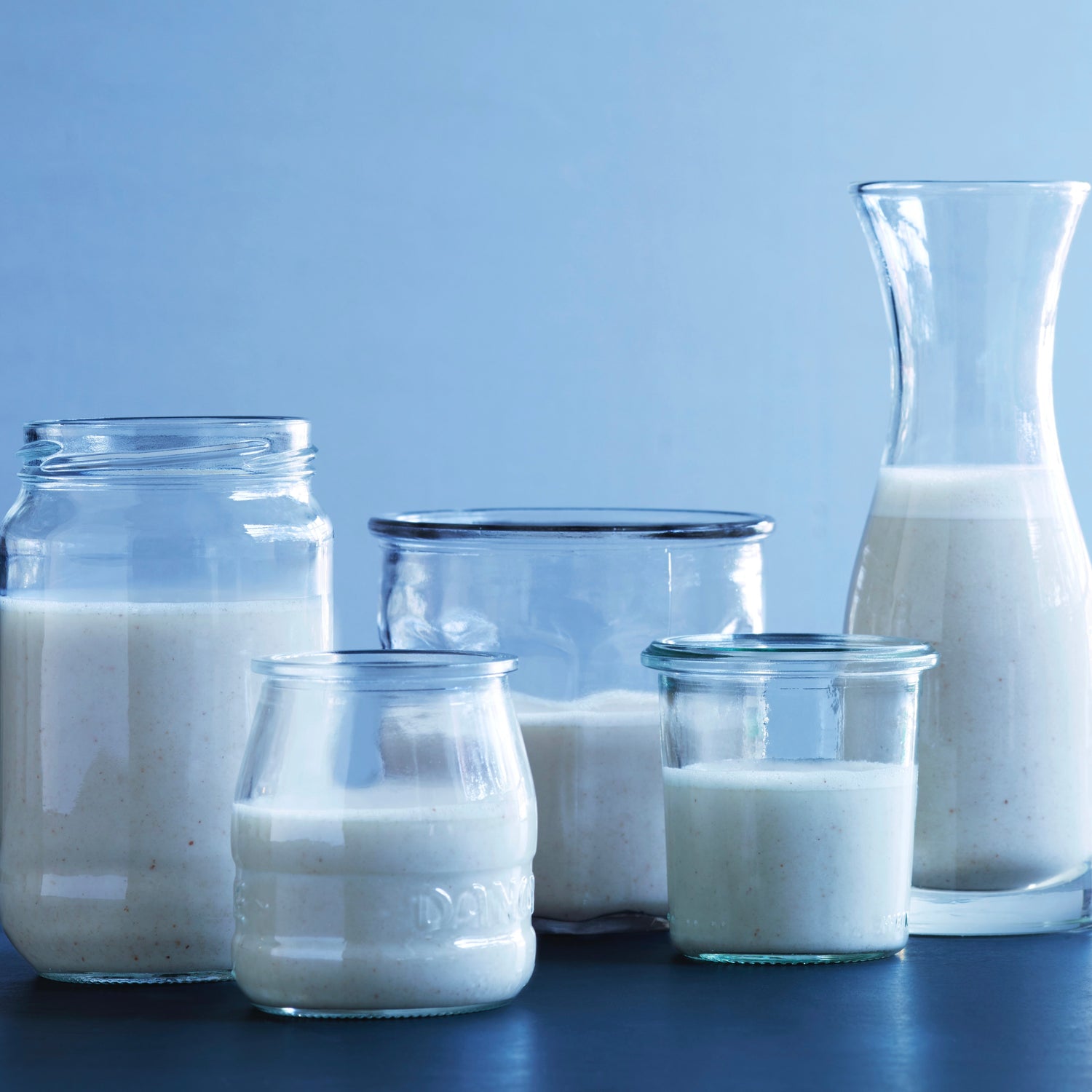 Hjemmelavet plantemælk: Så nemt laver du det - uden plantemælksmaskine