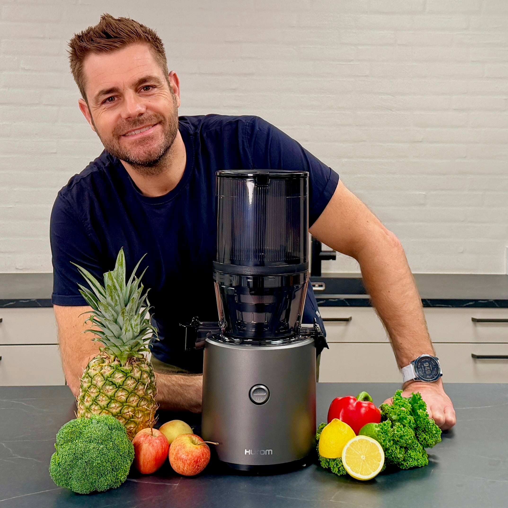 Hurom H320N slowjuicer, Grå