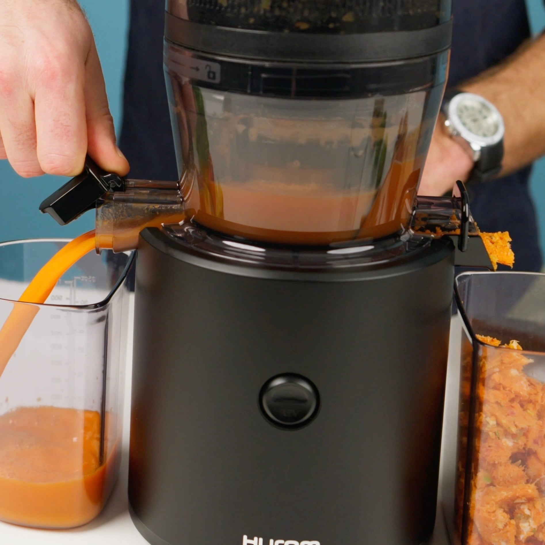 Hurom H320N slowjuicer, Sort